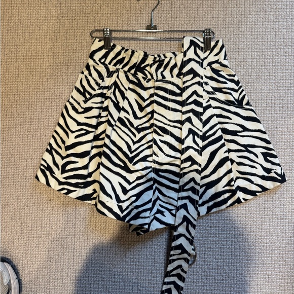 Zebra Print Flair Shorts with Belt - Picture 1 of 6